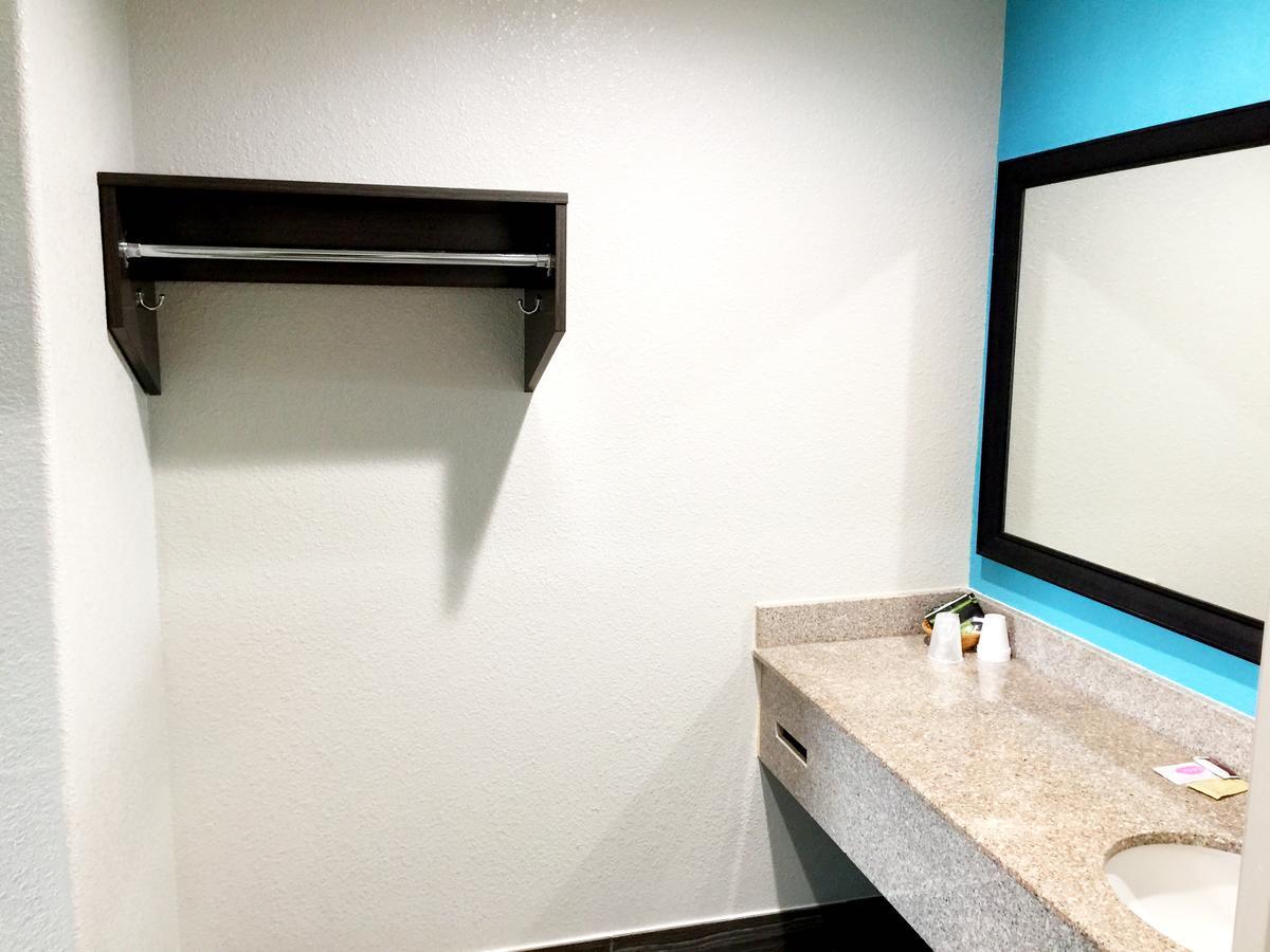 Americas Best Value Inn & Suites Mont Belvieu Houston Eldon Dış mekan fotoğraf